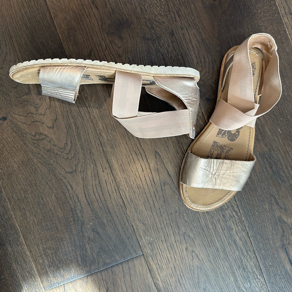 Sorel Greek sandals